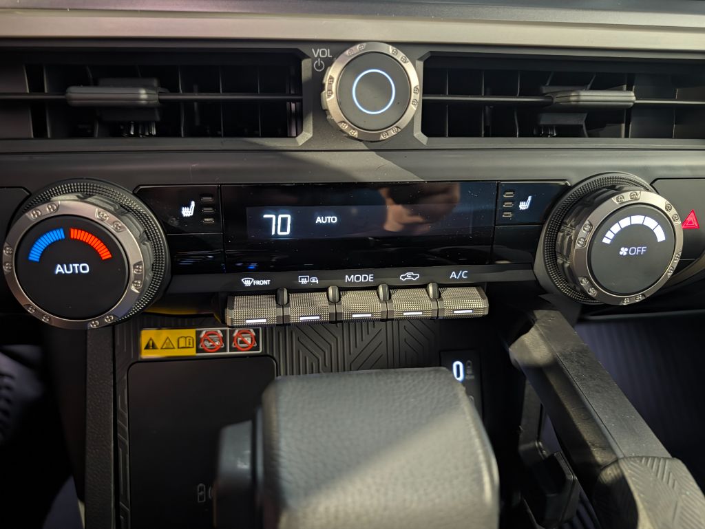 2025 Toyota Tacoma TRD Off Road - Photo 11