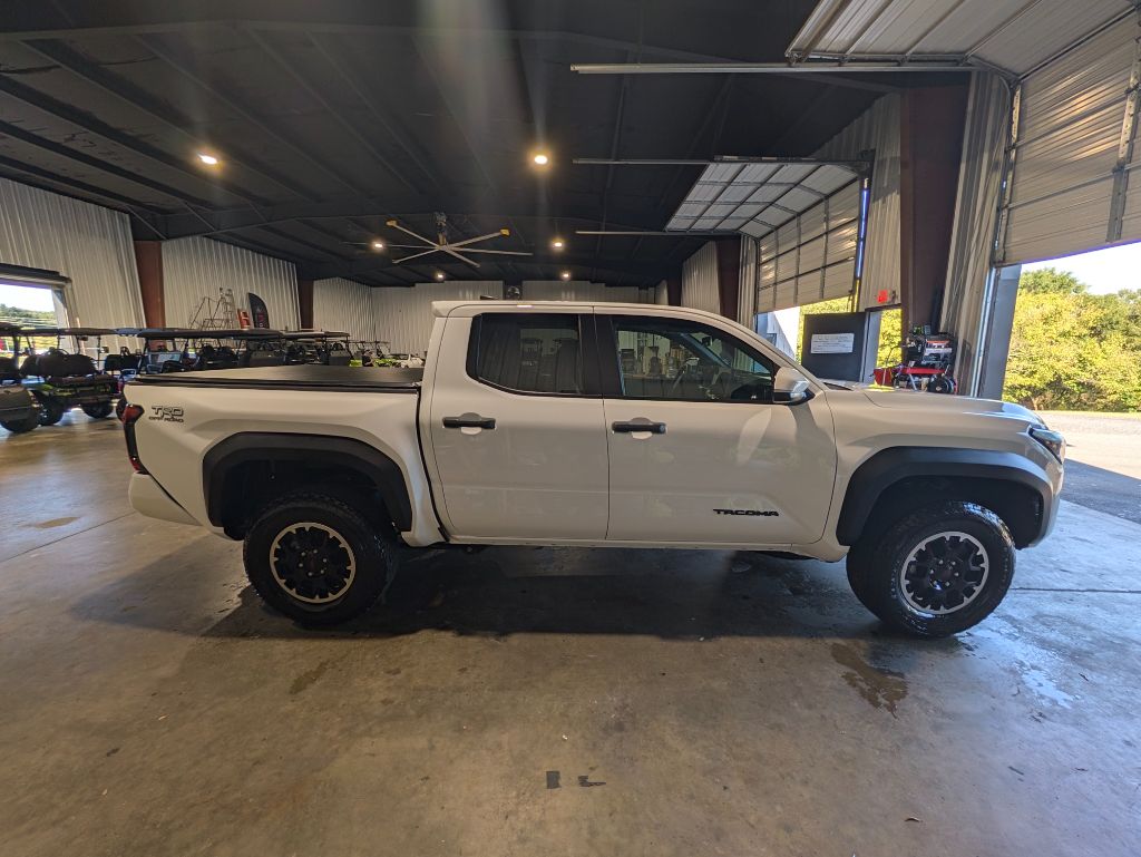2025 Toyota Tacoma TRD Off Road - Photo 6