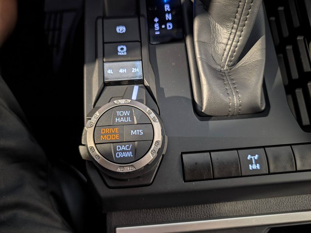 2025 Toyota Tacoma TRD Off Road - Photo 13